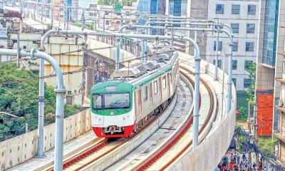 চলছে মেট্রোরেল, মানতে হবে যে নির্দেশনা
