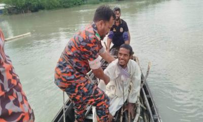 মির্জাগঞ্জে শ্রীমন্ত নদী থেকে মানসিক ভারসাম্যহীন যুবক উদ্ধার