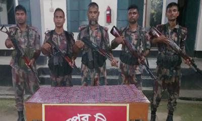 মহেশপুরে ফেনসিডিল ও ভারতীয় উত্তেজক ট্যাবলেটসহ মাদক ব্যবসায়ী আটক