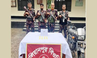 মহেশপুরে ৮টি স্বর্ণের বার উদ্ধার