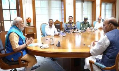 শীর্ষ সামরিক ও নিরাপত্তা কর্মকর্তাদের সঙ্গে মোদির বৈঠক