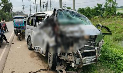 নরসিংদীতে ত্রিমুখী সংঘর্ষে শিশুসহ নিহত ১