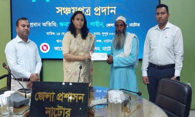 জুলাই গণঅভ্যুত্থানের ছয় শহীদ পরিবারকে সঞ্চয়পত্র প্রদান