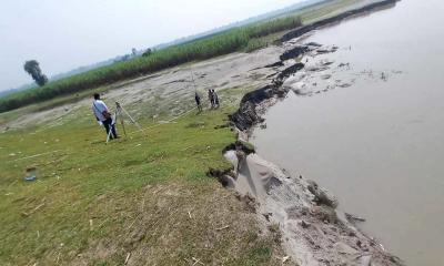 ইসলামপুরে হাড়গিলা বাঁধে ভাঙন, আতঙ্কে এলাকাবাসী