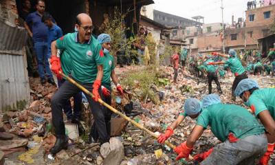 প্যারিস খাল উদ্ধারে অংশ নিলেন ১২শ স্বেচ্ছাসেবী