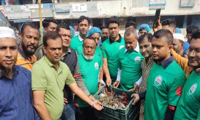 নোয়াখালীতে পরিত্যক্ত খাল উদ্ধারে পরিচ্ছন্নতা অভিযান