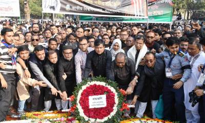 ভাষা শহীদদের প্রতি জাতীয় বিশ্ববিদ্যালয় উপাচার্যের শ্রদ্ধা