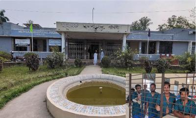 পাবনা মানসিক হাসপাতালের রোগীদের ঈদ উদযাপন