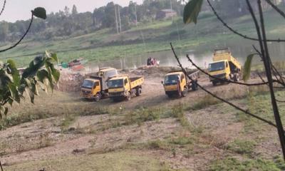 পাবনায় আবারও শুরু হয়েছে অবৈধ বালু উত্তোলন
