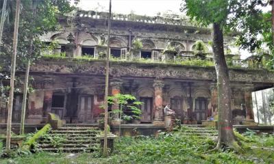 নাগরপুরে শিল্প-ঐতিহ্যের নিঃশব্দ সাক্ষী পাকুটিয়া জমিদারবাড়ি