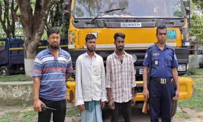 পলাশে ১১ টন নিষিদ্ধ পলিথিনসহ গ্রেপ্তার ২