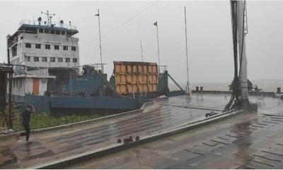 দৌলতদিয়া-পাটুরিয়া নৌরুটে সাড়ে চার ঘণ্টা পর ফেরি চলাচল স্বাভাবিক