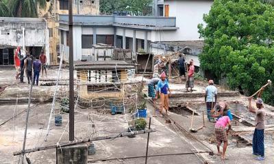 হাইকোর্টের নিষেধাজ্ঞা অমান্য: ভাঙা হচ্ছে শতবর্ষী কলেজিয়েট স্কুল