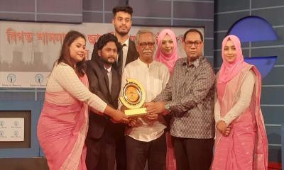 ডিবেট ফর ডেমোক্রেসি’র বিতর্ক প্রতিযোগিতায় চ্যাম্পিয়ন ডিআইইউ 