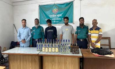 পূবাইলে ৩০ বোতল বিদেশি মদসহ আটক ২