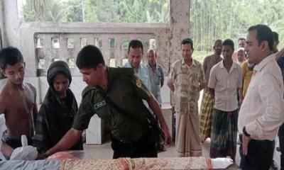 রাজারহাটে রোগাক্রান্ত সুরুজ মিঞার পাশে ইউএনও