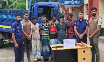 রাজবাড়ীতে আন্তঃজেলা ডাকাত দলের ৫ সদস্য গ্রেপ্তার