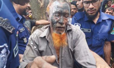 দুর্গাপুরে শিশু ধর্ষণের চেষ্টা, বৃদ্ধকে পুলিশে দিল এলাকাবাসী