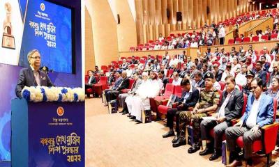 দুর্নীতি এবং অপকর্মের বিরুদ্ধে প্রতিরোধ গড়ে তুলতে হবে