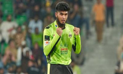 লাহোরকে ফাইনালে তুলে আইফোন জিতলেন রিশাদ হোসেন