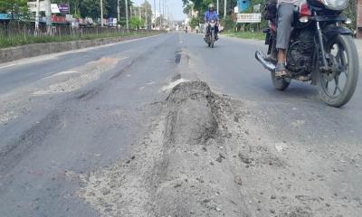 মাগুরার ফোর লেন সড়ক এখন ভোগান্তির কারণ