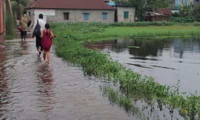 রূপগঞ্জে টানা বর্ষণে ৫০ হাজার মানুষ পানিবন্দি