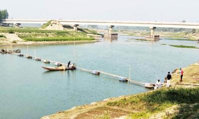হুমকির মুখে কাটাখালি সেতু ও ফসলি জমি