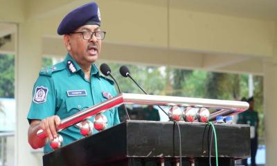 কাঙ্ক্ষিত ও আইনানুগ সেবা দিয়ে জনগণের মন জয় করতে হবে
