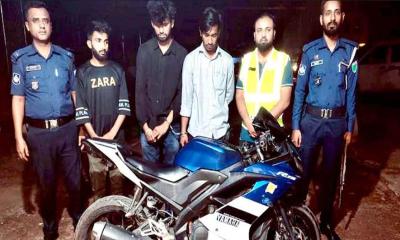 সিলেট সীমান্তে দেড় কোটি টাকার ভারতীয় পণ্য জব্দ, আটক ৩