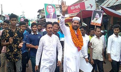 তালতলীতে বিএনপির ৩১ দফা প্রচারে লিফলেট বিতরণ ও গণসংযোগ