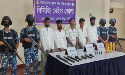 তজুমদ্দিনে আগ্নেয়াস্ত্রসহ পাঁচ ডাকাত আটক
