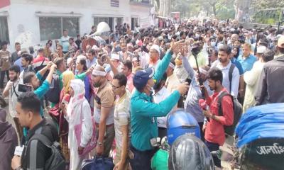 আবারও বাধায় আটকে গেলো জাতীয়করণ প্রত্যাশী শিক্ষকদের পদযাত্রা
