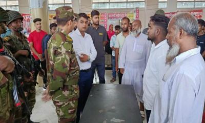 টুঙ্গিপাড়ায় অতিরিক্ত ভাড়া আদায়ে ৫ পরিবহনকে জরিমানা