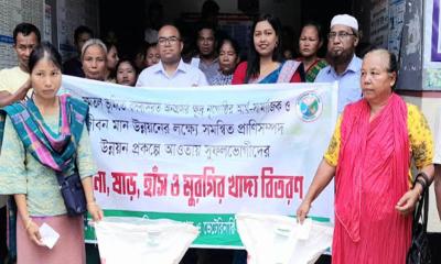 রাঙ্গুনিয়ায় ৪০ টন পশু ও হাঁস-মুরগির খাদ্য বিতরণ