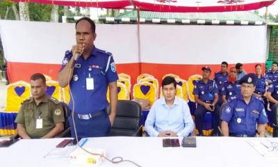 উলিপুরে দুর্গাপূজা উপলক্ষ্যে ব্রিফিং প্যারেড
