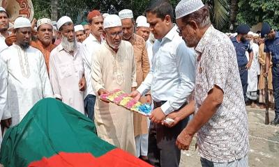 রাষ্ট্রীয় মর্যাদায় বীরমুক্তিযোদ্ধা বুলবুলের দাফন সম্পন্ন