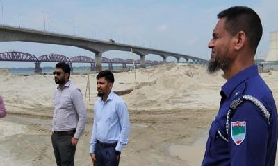 ভেড়ামারায় অবৈধ বালু উত্তোলন বন্ধে প্রশাসনের অভিযান