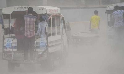 ফের দূষিত শহরের শীর্ষে ঢাকা