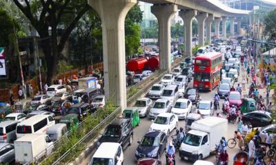 তীব্র যানজটে ভোগান্তিতে নগরবাসী