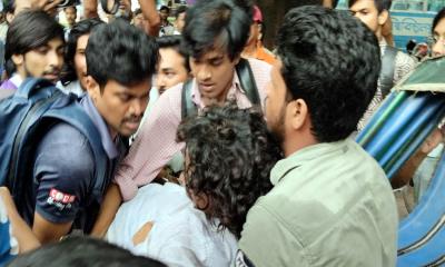 রাকসু নির্বাচন ঘিরে উত্তেজনায় আহত ৩ শিক্ষার্থী 