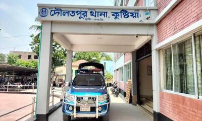 দৌলতপুরে মাঠ থেকে নারীর লাশ উদ্ধার