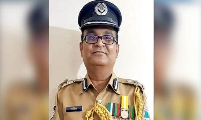 পুলিশের সাবেক ডিআইজি নাহিদুল ইসলাম গ্রেপ্তার