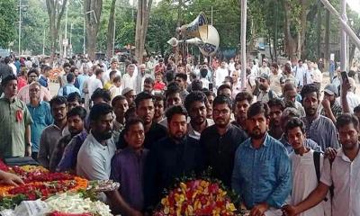বদরুদ্দীন উমর বাহাত্তরের সংবিধানের বিরুদ্ধে সংগ্রাম করেছেন
