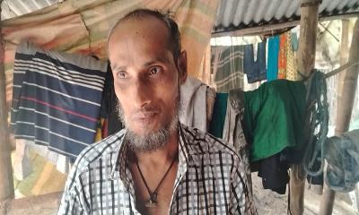 টাকার অভাবে চিকিৎসা হচ্ছে না অসুস্থ দিনমজুর নাছিরের