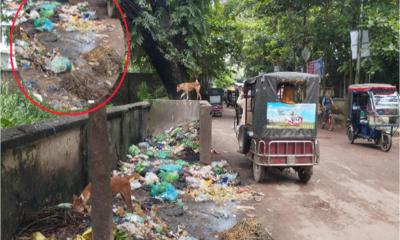চকরিয়ার থানা সেন্টারে ডাস্টবিনে মলমূত্র, স্বাস্থ্যঝুঁকি বৃদ্ধি