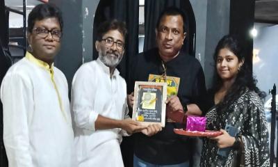 কলকাতায় গিরিশ মঞ্চে সম্মাননা পেলেন সেলিম রেজা সেন্টু
