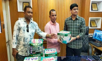 পাকুন্দিয়া উপজেলা স্বাস্থ্য কমপ্লেক্সে ছাত্রদলের ৬টি সিলিং ফ্যান উপহার