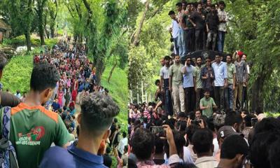 বাকৃবি শিক্ষার্থীদের রেল অবরোধ, ঢাকা–ময়মনসিংহ ট্রেন চলাচল বন্ধ