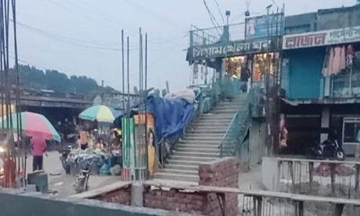 মিরপুরে সওজের জায়গা দখল করে বহুতল ভবন নির্মাণের অভিযোগ