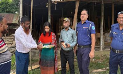 মধুপুরে অবৈধ করাতকলে ভ্রাম্যমাণ আদালতে ৪০ হাজার টাকা জরিমানা